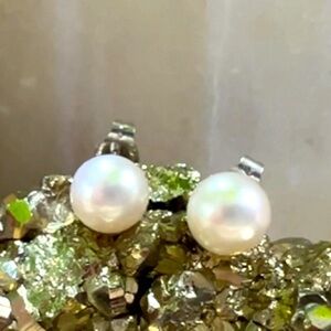 Genuine Pearl Earrings Studs